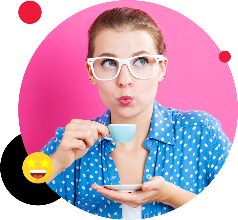 kobieta pije espresso